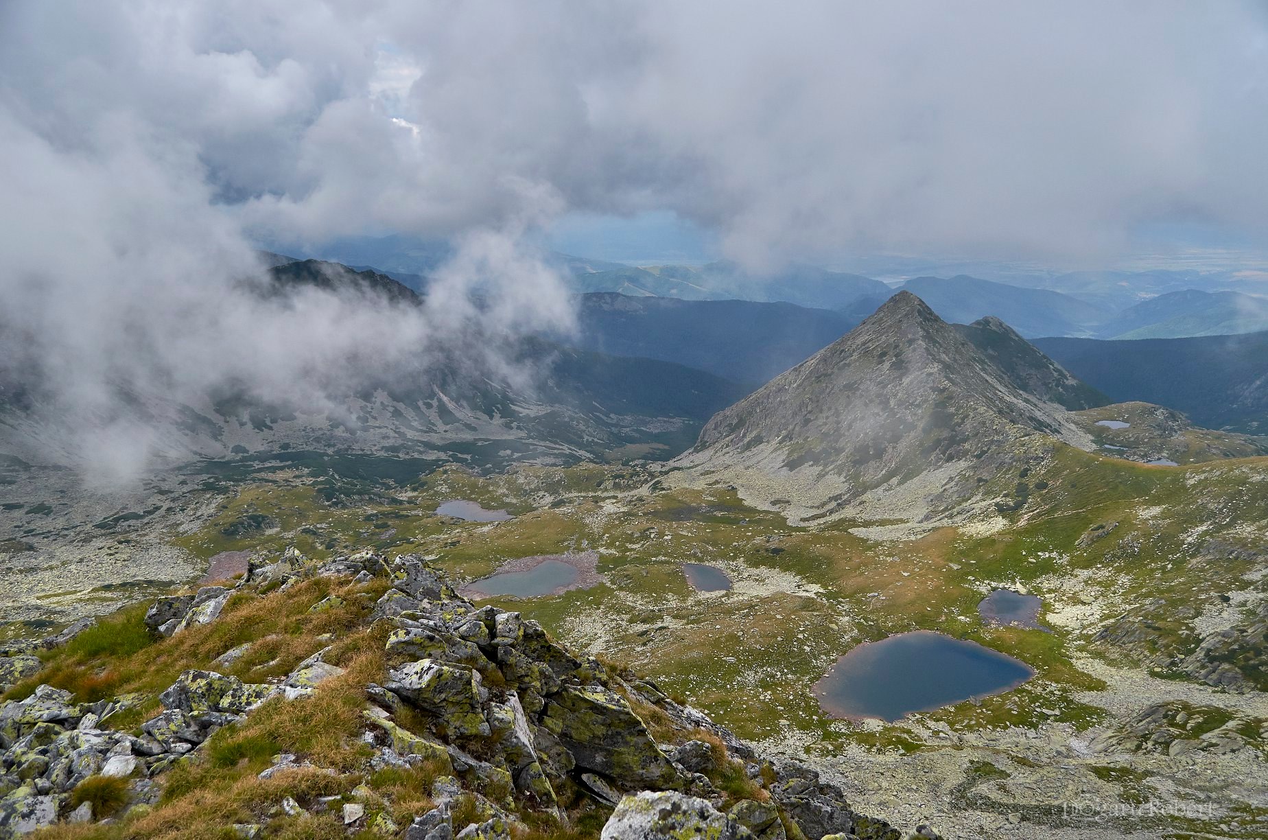  Tăurile din Valea Rea - Robert Dogaru