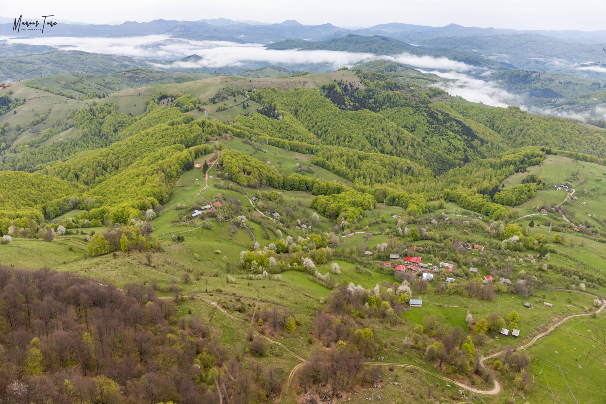 Belvedere spre cătunul Vâlcan și Țara Abrudului - Marius Turc