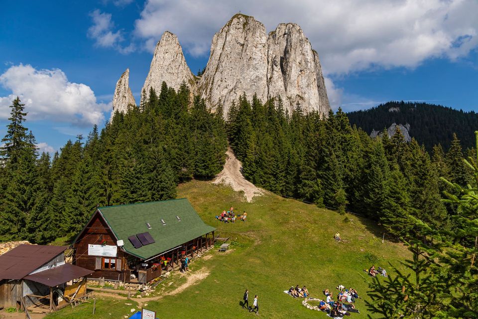 Cabana Piatra Singuratică - Andrei Pahomi