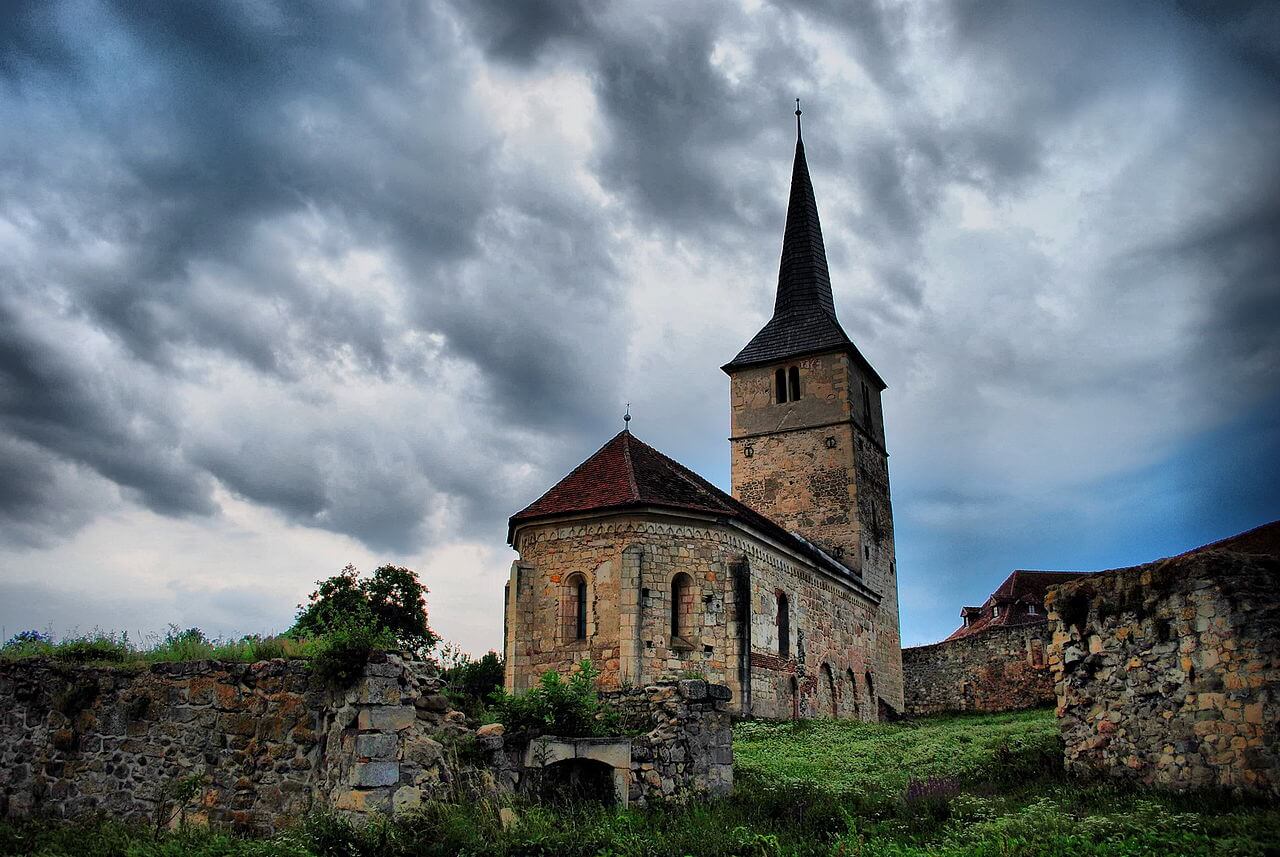  Biserica fortificată din Cricău - Wikimedia Commons