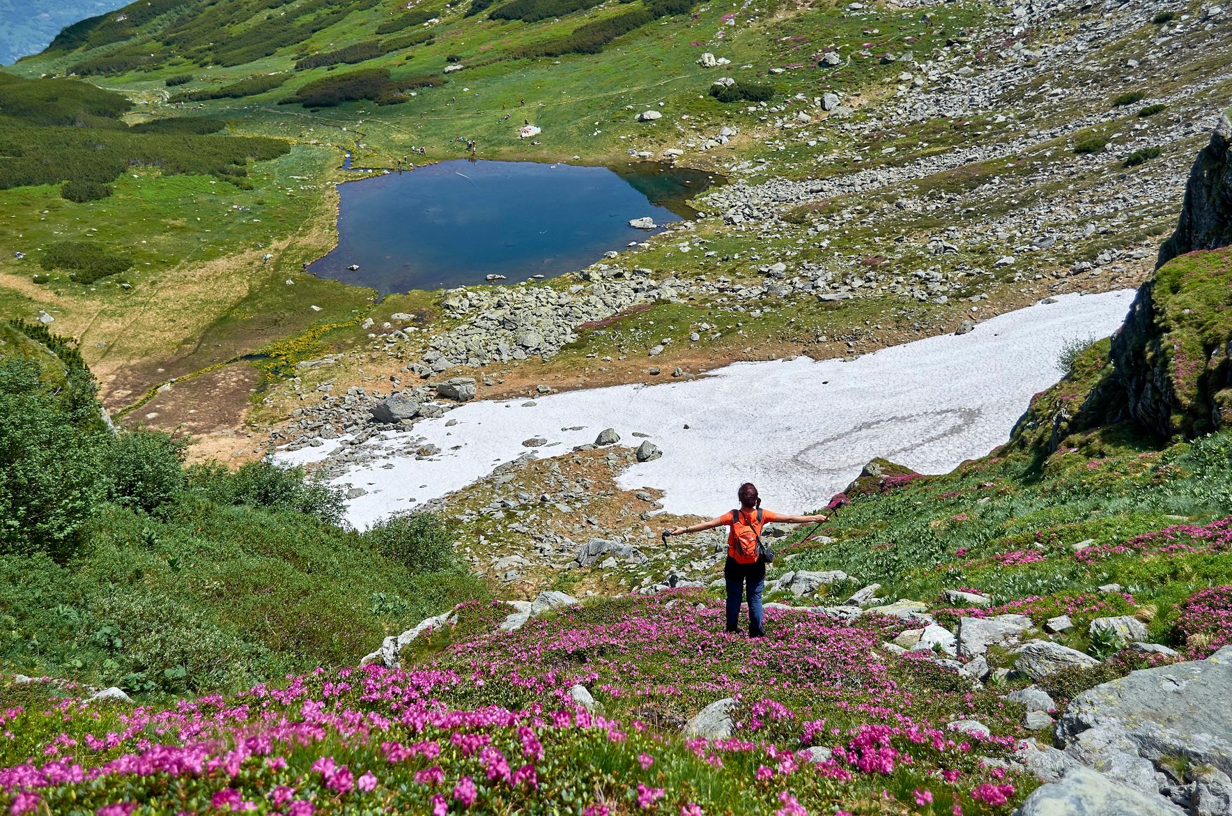  Caldarea Pietrosului si Lacul Iezer - Robert Dogaru