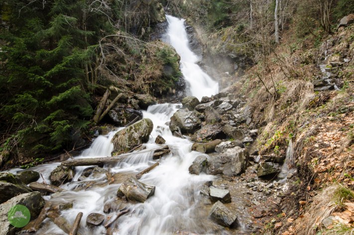  Cascada Pătrăhăițești