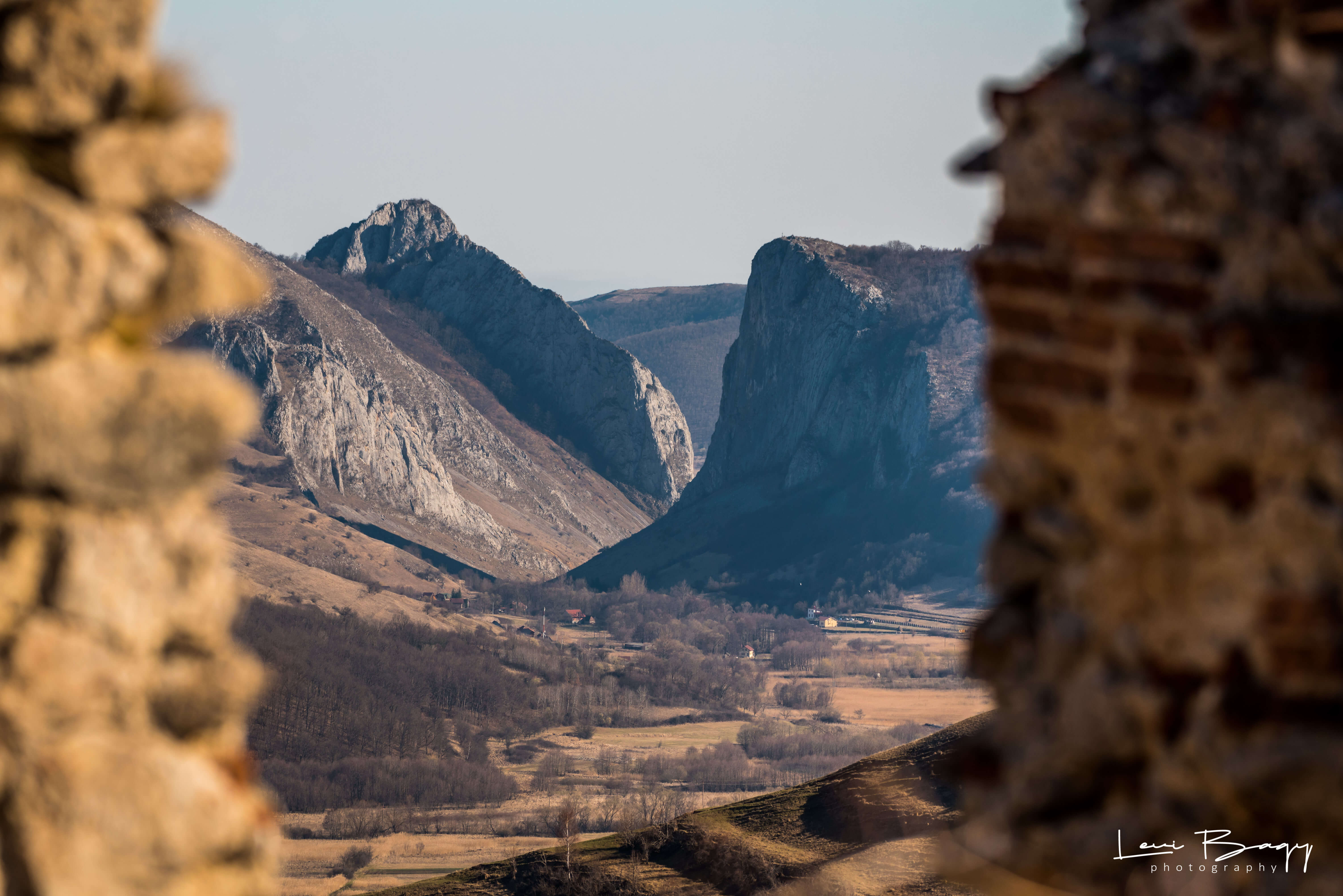  Cheile Aiudului dintre zidurile cetatii - Levi Bagy Photography