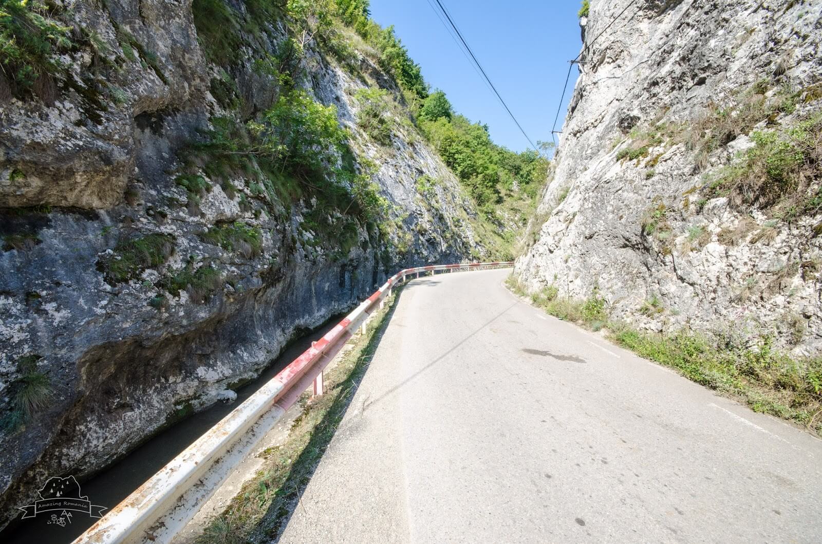 Drum auto Cheile Gălzii - Amazing Romania