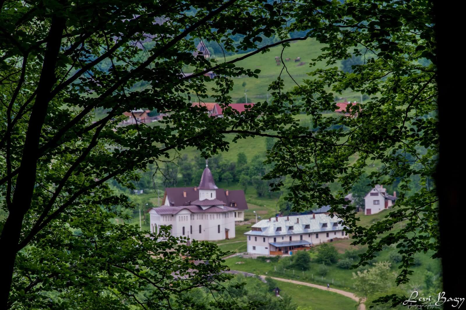  Mănăstirea Sub Piatră  - Levi Bagy Photography