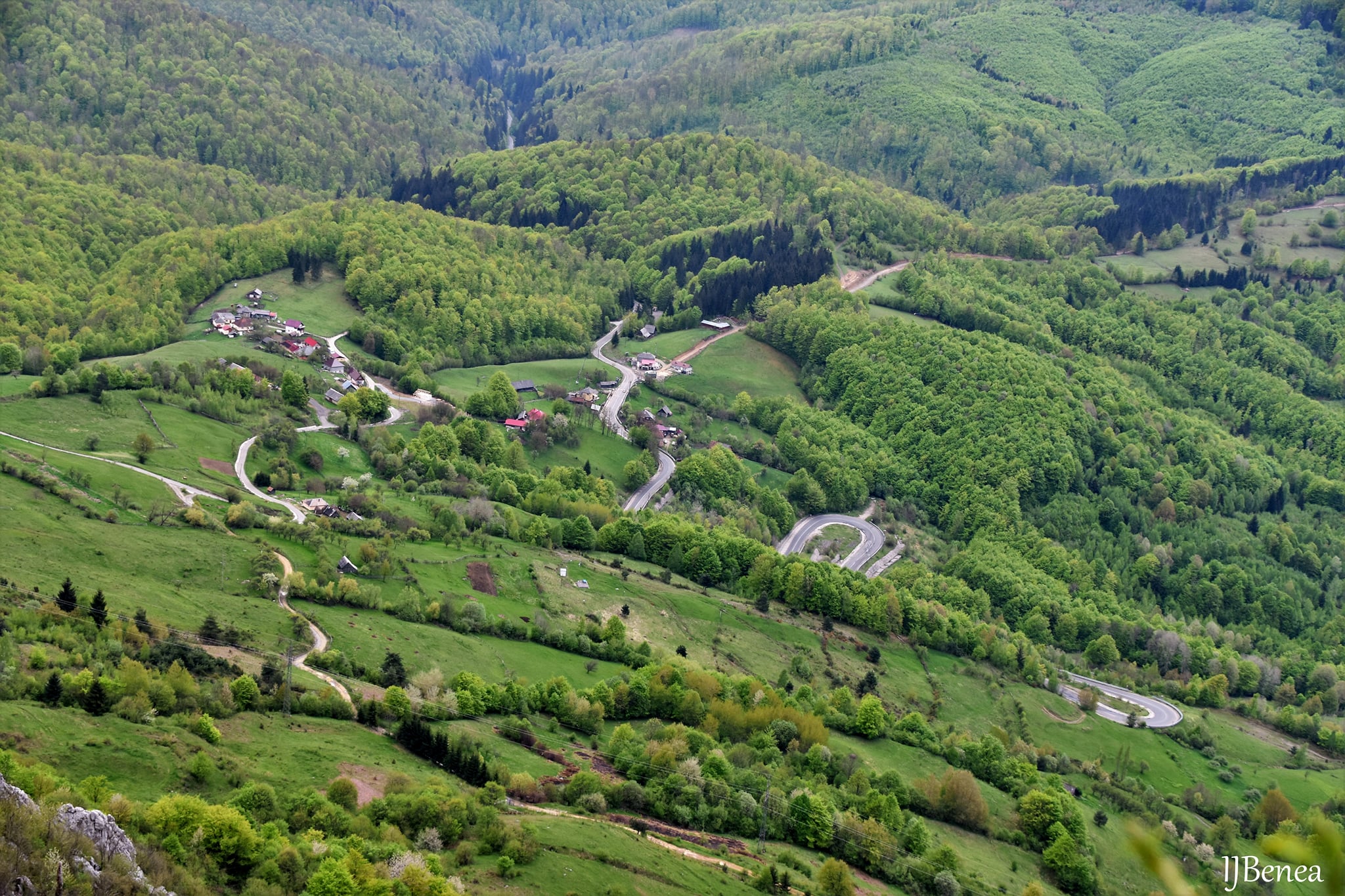  Serpentinele drumului Buceș-Vulcan - Abrud - Ioan Benea Jurca