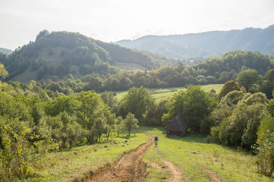 4MB 01track Coborare-spre-valea-Vinului