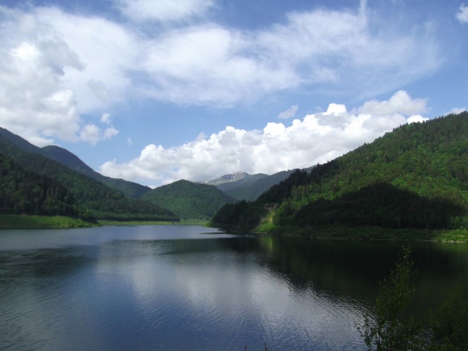  25mn img 21cr vedere spre muntii tarcu din zona barajului tomeasa 1