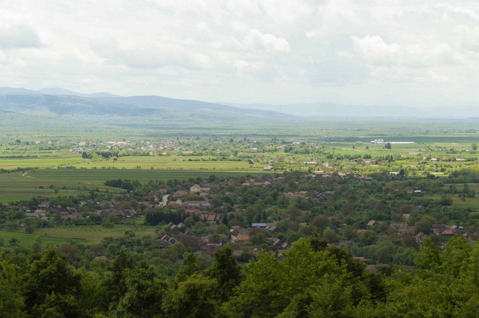  27mn img 14pr localitatea lemnia vazuta de pe traseul pr