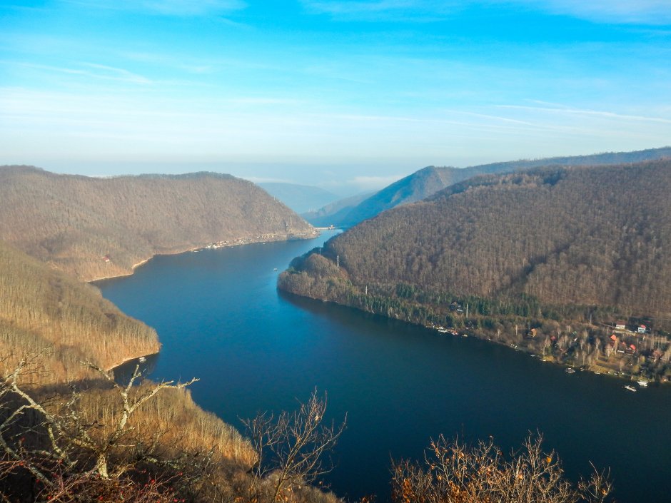 lacul tarnita vazut de pe piatra lui lucaci 20