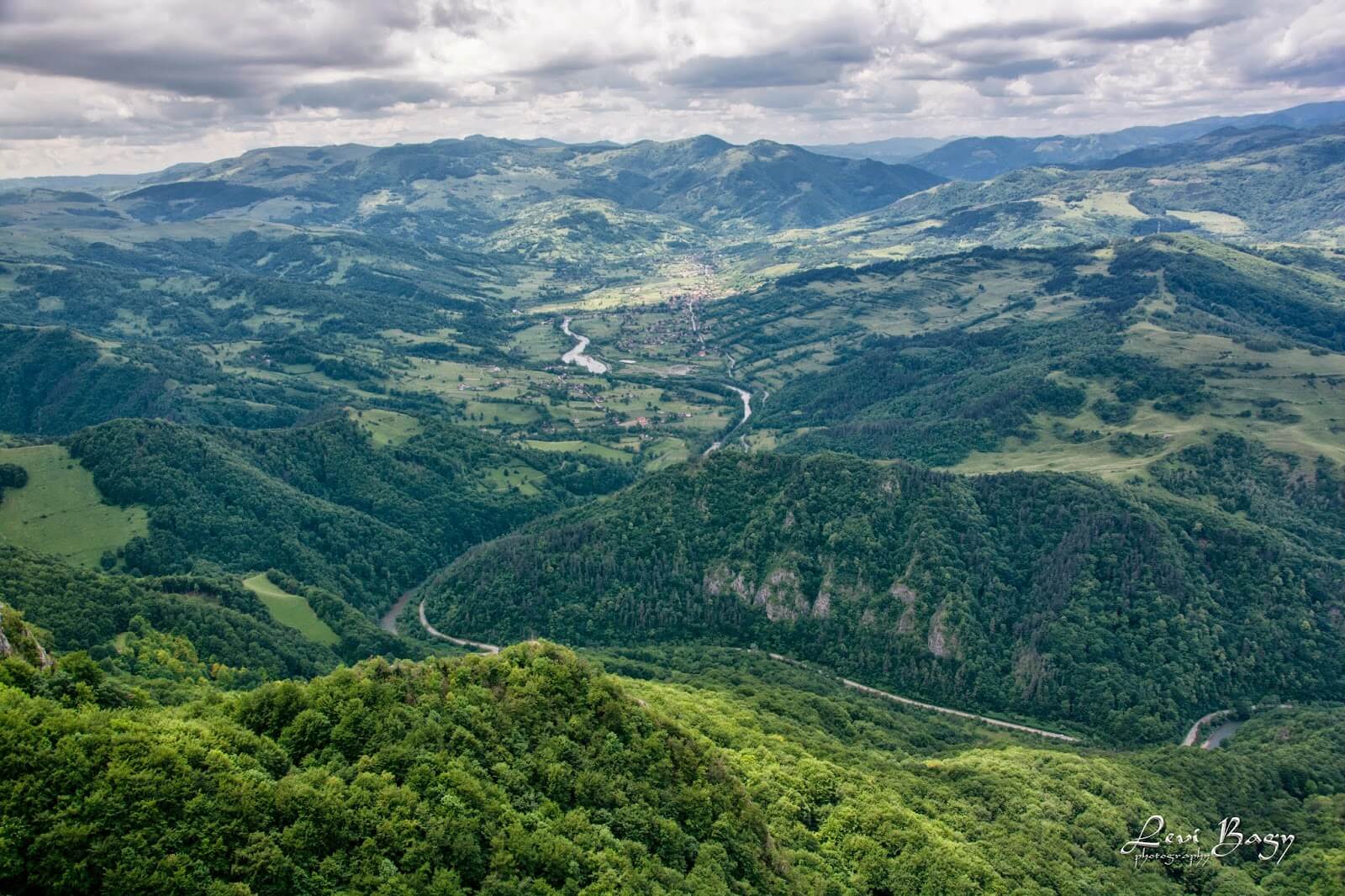  Valea Ariesului - Levi Bagy Photography