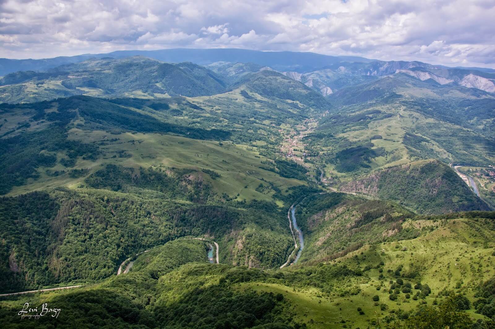  Valea Ariesului - Levi Bagy Photography